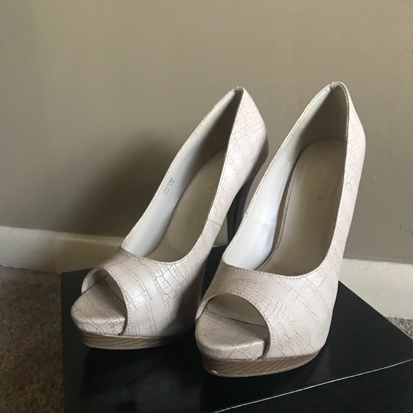 Cute Tan Open-Toe Pumps - Picture 2 of 4